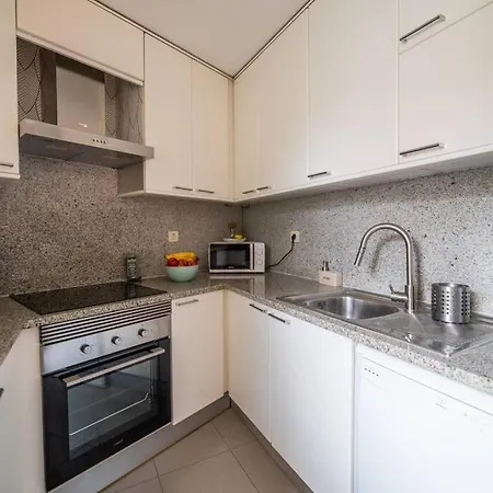 Piso Centrico Cerca De La Playa Con Parquing Apartamento *